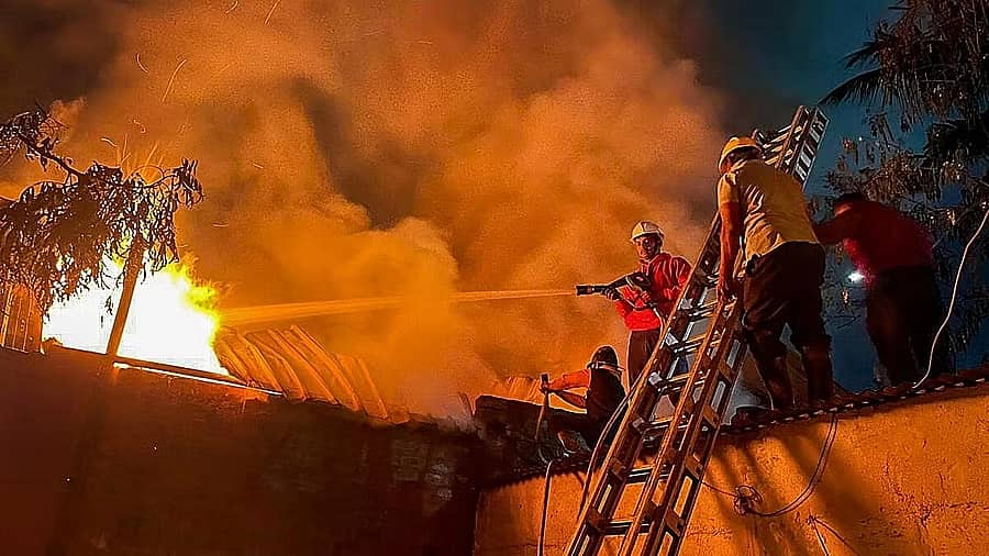 ಕಾರ್ಖಾನೆಯಲ್ಲಿ ಬೆಂಕಿ ಅವಘಡ: ಮೃತರ ಕುಟುಂಬಕ್ಕೆ 5 ಲಕ್ಷ ರೂ. ಪರಿಹಾರ ಘೋಷಿಸಿದ ಮಹಾರಾಷ್ಟ್ರ ಸಿಎಂ ಏಕನಾಥ್ ಶಿಂಧೆ