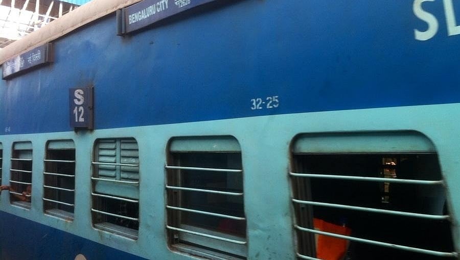ಮಿಚಾಂಗ್ ಚಂಡಮಾರುತ ಎಫೆಕ್ಟ್: ಕರ್ನಾಟಕ-ತಮಿಳುನಾಡು ನಡುವಿನ ರೈಲು ಸಂಚಾರದಲ್ಲಿ ಅಡಚಣೆ