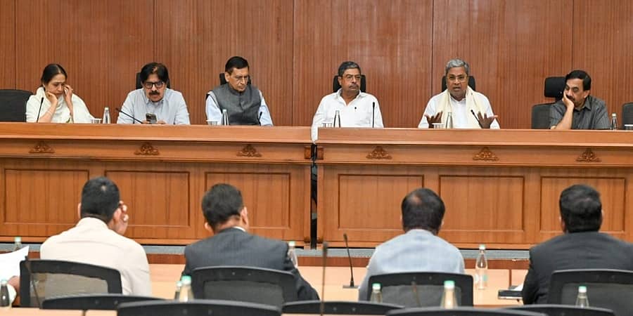 ರೈತರಿಗೆ ಮೊದಲ ಹಂತದ ಬರ ಪರಿಹಾರ: ಮುಂದಿನ ವಾರದೊಳಗೆ ವಿತರಣೆಗೆ ಸಿಎಂ ಸಿದ್ದರಾಮಯ್ಯ ಸೂಚನೆ
