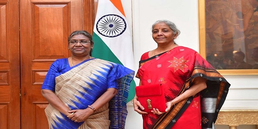 ಕೇಂದ್ರ ಬಜೆಟ್ 2023 ಮಂಡನೆ: ರಾಷ್ಟ್ರಪತಿಗಳನ್ನು ಭೇಟಿ ಮಾಡಿದ ವಿತ್ತ ಸಚಿವೆ