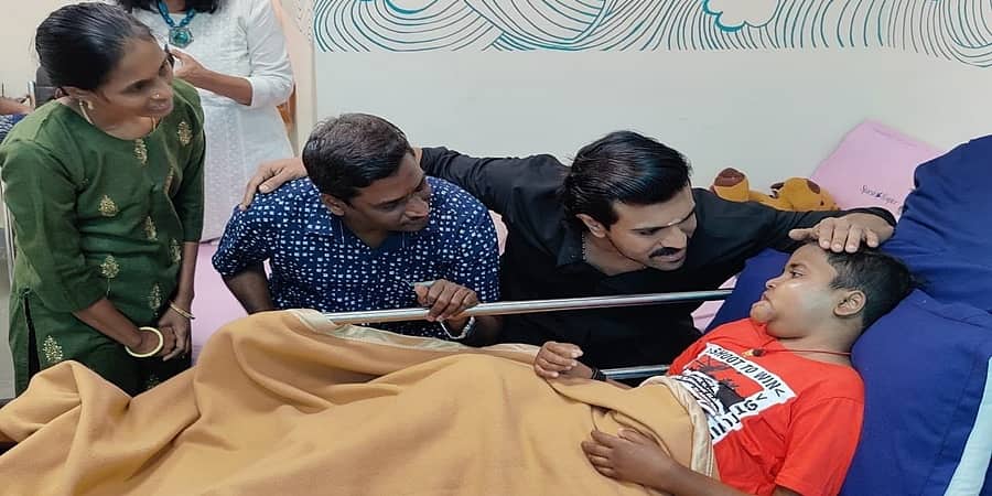 ಕ್ಯಾನ್ಸರ್ ಪೀಡಿತ ಪುಟ್ಟ ಬಾಲಕನ ಆಸೆ ಈಡೇರಿಸಿದ ನಟ ರಾಮ್ ಚರಣ್, ಹೃದಯ ವೈಶಾಲ್ಯತೆಗೆ ಅಭಿಮಾನಿಗಳು ಫಿದಾ!