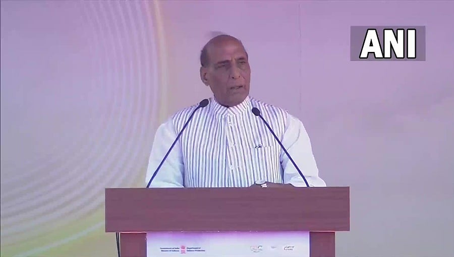 ಏರೋ ಇಂಡಿಯಾ 2023: ಐತಿಹಾಸಿಕ ನೆಲದಲ್ಲಿ ಏರ್ ಶೋ ನಡೆಯುತ್ತಿರುವುದು ಸಂತಸ ತಂದಿದೆ- ರಾಜನಾಥ್ ಸಿಂಗ್
