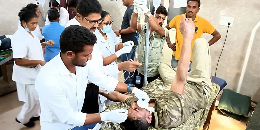 ಹಾಸನ: ಕಾಡ್ಗಿಚ್ಚು ನಂದಿಸುತ್ತಿದ್ದ ಮೂವರು ಅರಣ್ಯ ಸಿಬ್ಬಂದಿಗೆ ಗಾಯ, ಇಬ್ಬರ ಸ್ಥಿತಿ ಗಂಭೀರ