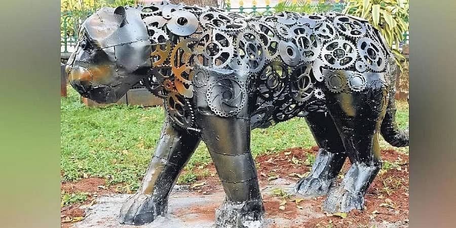 Best of waste: ತ್ಯಾಜ್ಯ ನಿರ್ವಹಣೆಯಲ್ಲಿ ಮಾದರಿಯಾದ ಮೈಸೂರು; ಲೋಹ ತ್ಯಾಜ್ಯಗಳಿಂದ ವಿಶಿಷ್ಟ ಕಲಾಕೃತಿಗಳ ರಚನೆ