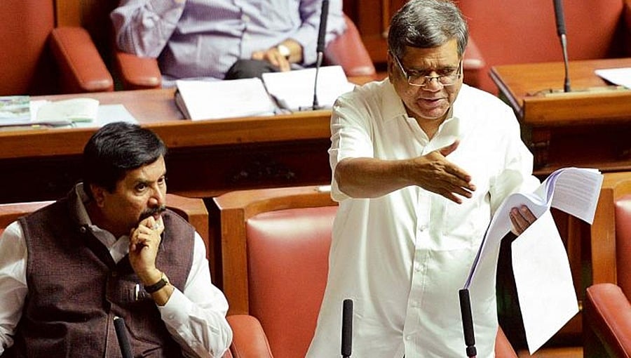 ಕೆಂಪಣ್ಣ ಆಯೋಗ ರಚಿಸಿ ವರದಿ ಪಡೆದರೂ ವಿಧಾನಮಂಡಲದಲ್ಲೇಕೆ ಮಂಡಿಸಲಿಲ್ಲ: ಸಿದ್ದರಾಮಯ್ಯಗೆ ಜಗದೀಶ್ ಶೆಟ್ಟರ್ ತಿರುಗೇಟು