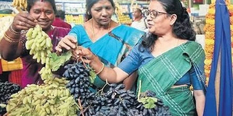 ಹಾಪ್'ಕಾಮ್ಸ್'ನಲ್ಲಿ ದ್ರಾಕ್ಷಿ-ಕಲ್ಲಂಗಡಿ ಮೇಳ: ಶೇ.10ರಷ್ಟು ರಿಯಾಯಿತಿ ದರದಲ್ಲಿ ಹಣ್ಣುಗಳ ಮಾರಾಟ