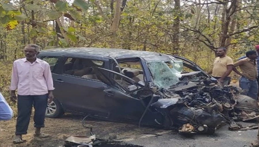 ಹುಬ್ಬಳ್ಳಿ: ಟ್ಯಾಂಕರ್ ಡಿಕ್ಕಿಯಾಗಿ ಕಾರಿನಲ್ಲಿದ್ದ ಮೂವರ ದುರ್ಮರಣ!