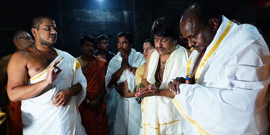 ಬ್ರಾಹ್ಮಣ ಸಮುದಾಯ ಹೇಳಿಕೆ ಬಗ್ಗೆ ಗೋಕರ್ಣದಲ್ಲಿ ಸ್ಪಷ್ಟೀಕರಣ ಕೇಳಿದ ಅರ್ಚಕ: ಅದಕ್ಕೆ ಹೆಚ್ ಡಿ ಕುಮಾರಸ್ವಾಮಿ ಹೇಳಿದ್ದೇನು?