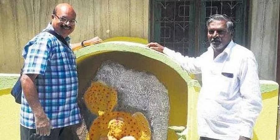 ಬೆಂಗಳೂರು: ಹಲಸೂರಿನ ಜೋಗುಪಾಳ್ಯದಲ್ಲಿ 10ನೇ ಶತಮಾನದ ಶಿಲಾ ಶಾಸನ ಪತ್ತೆ ಹಚ್ಚಿದ ಬಿಎಂಟಿಸಿ ಡ್ರೈವರ್!