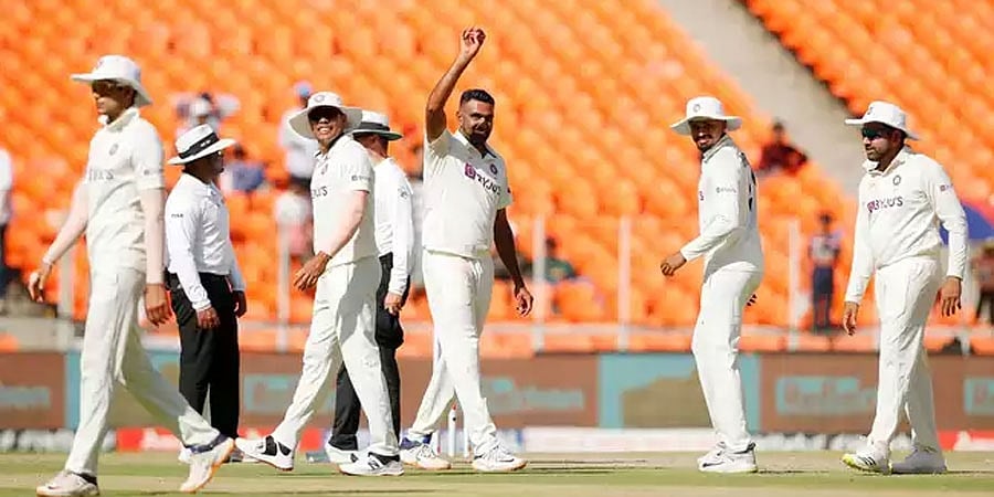 4ನೇ ಟೆಸ್ಟ್; ಆಸಿಸ್ ವಿರುದ್ದ ಭರ್ಜರಿ ಬೌಲಿಂಗ್; ಕುಂಬ್ಳೆ ದಾಖಲೆ ಪತನ ಸೇರಿ ಹಲವು ದಾಖಲೆ ನಿರ್ಮಿಸಿದ ಆರ್ ಅಶ್ವಿನ್