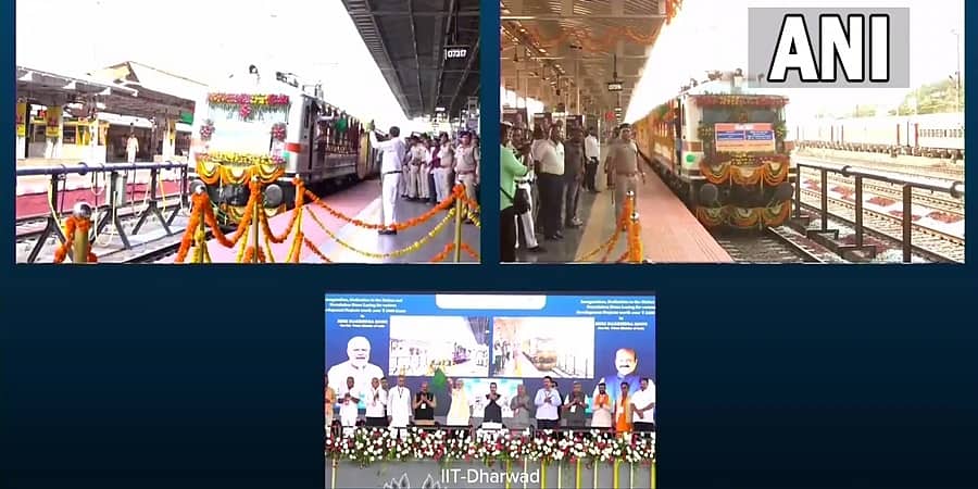 ಧಾರವಾಡ: ಕಳೆದ 9 ವರ್ಷಗಳಲ್ಲಿ ಆಧುನಿಕ ಮೂಲಸೌಕರ್ಯ ನಿರ್ಮಿಸಲು ಪ್ರಯತ್ನ, ಕನೆಕ್ಟಿವಿಟಿ ವಿಚಾರದಲ್ಲಿ ಕರ್ನಾಟಕ ಮೈಲಿಗಲ್ಲು- ಪ್ರಧಾನಿ ಮೋದಿ