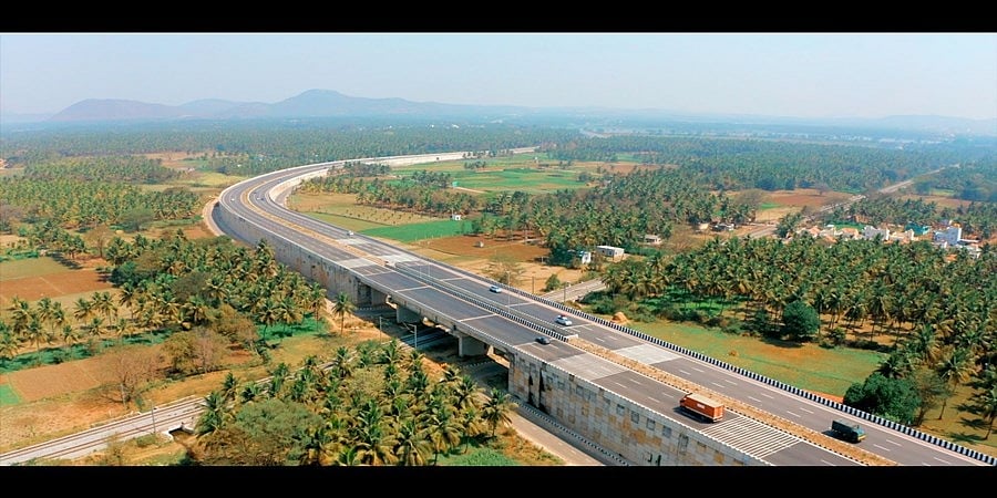ಸಕ್ಕರೆ ನಾಡು ಮಂಡ್ಯಕ್ಕೆ ಪ್ರಧಾನಿ ಮೋದಿ ಭೇಟಿಗೆ ಕ್ಷಣಗಣನೆ: ಬದಲಾವಣೆ ಗಾಳಿ ಮೇಲ್ನೋಟಕ್ಕೆ ಕಾಣುತ್ತಿಲ್ಲ ಜನರ ಮನಸ್ಸಿನಲ್ಲಿ ಇದೆ ಎಂದ ಸುಮಲತಾ ಅಂಬರೀಷ್