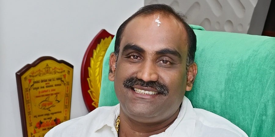 ಪರಮೇಶ್ವರ್ ಮಗ ಲಿಂಗ ಬದಲಾಯಿಸಿಕೊಂಡಿದ್ದು ಮಕ್ಕಳಾಟನಾ?: ಉಡುಪಿ ಬಿಜೆಪಿ ಶಾಸಕರಿಂದ ವಿವಾದಾತ್ಮಕ ಹೇಳಿಕೆ