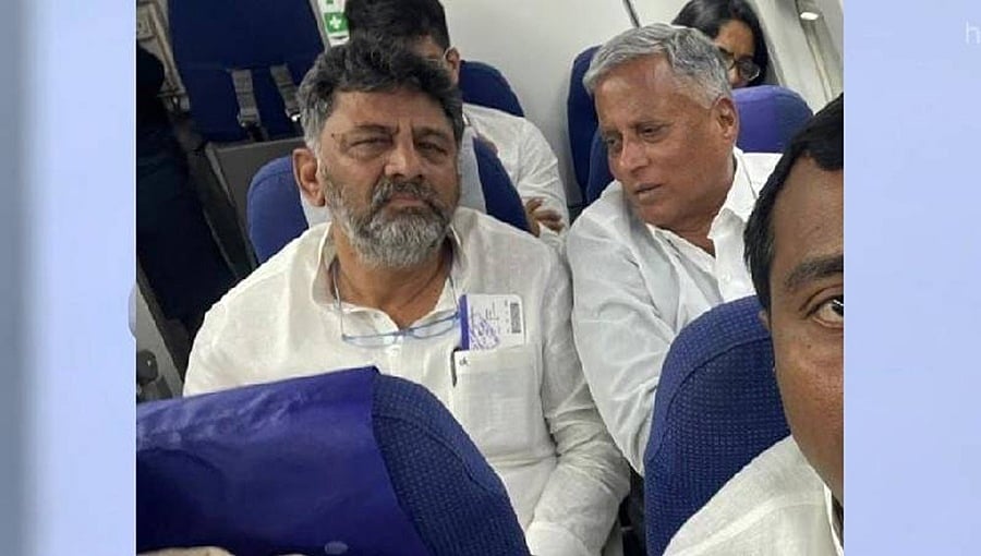 ವಿ. ಸೋಮಣ್ಣ ಕಾಂಗ್ರೆಸ್ ಸೇರ್ಪಡೆ ವದಂತಿ ಬೆನ್ನಲ್ಲೇ ಫೋಟೋ ವೈರಲ್: ವಸತಿ ಸಚಿವರ ಪ್ರತಿಕ್ರಿಯೆ