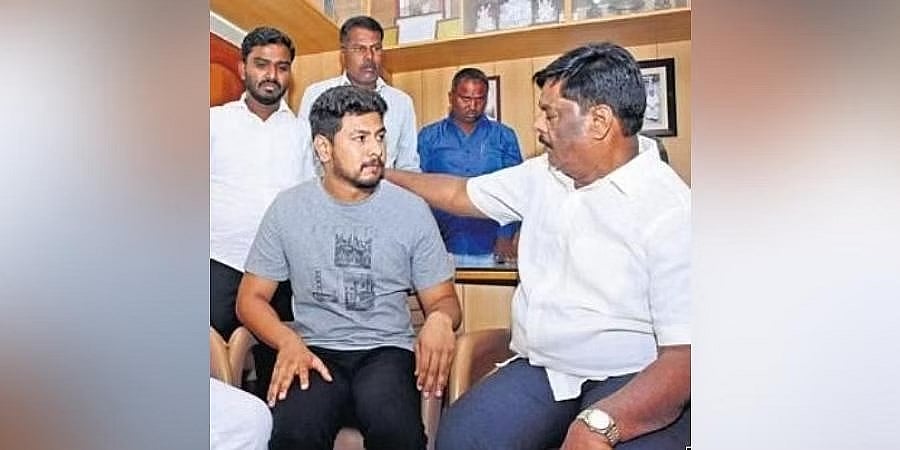 'ಮಾನವೀಯತೆ ಮೊದಲು, ರಾಜಕೀಯ ನಂತರ; ದರ್ಶನ್ ನನ್ನ ಮಗ ಇದ್ದಂಗೆ, ಅವನಿಗೆ ನನ್ನ ಬೆಂಬಲ': ಹೆಚ್ ಸಿ ಮಹದೇವಪ್ಪ