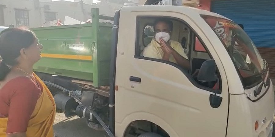 ಹಾಸನ: ಕಸ ಸಂಗ್ರಹಣೆ ಆಟೋ ಚಾಲಕರಾದ ನಗರಸಭೆ ಅಧ್ಯಕ್ಷ!