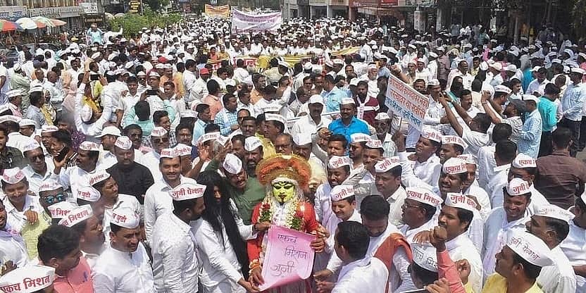 ಮಹಾರಾಷ್ಟ್ರ ಸರ್ಕಾರಿ ನೌಕರರಿಗೆ ಒಪಿಎಸ್ಗೆ ಸಮಾನವಾದ ಸೌಲಭ್ಯ; ಮುಷ್ಕರ ವಾಪಸ್