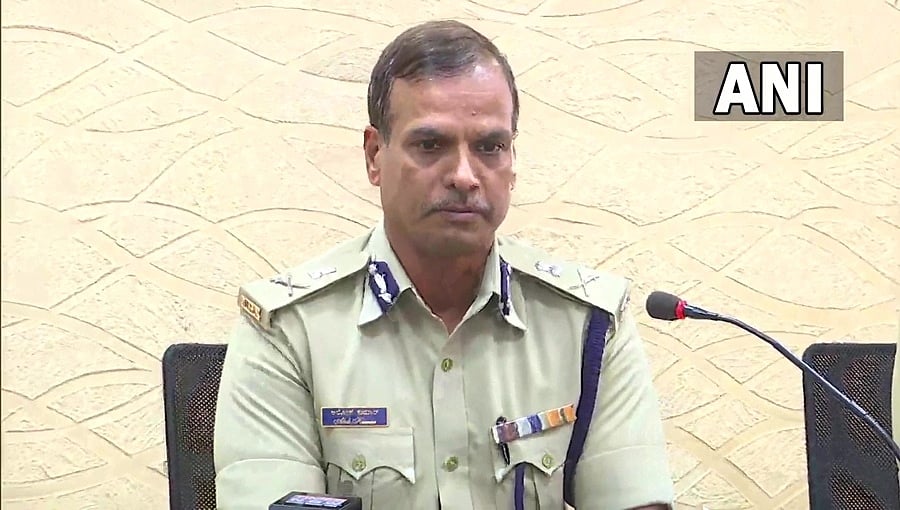1 ಕೋಟಿ ರೂ ಲಂಚ ಆರೋಪ: ಫೈಟರ್ ರವಿ ದಾಖಲಿಸಿದ್ದ ಪ್ರಕರಣ ರದ್ದು ಕೋರಿ 'ಹೈ' ಮೆಟ್ಟಿಲೇರಿದ ಅಲೋಕ್ ಕುಮಾರ್