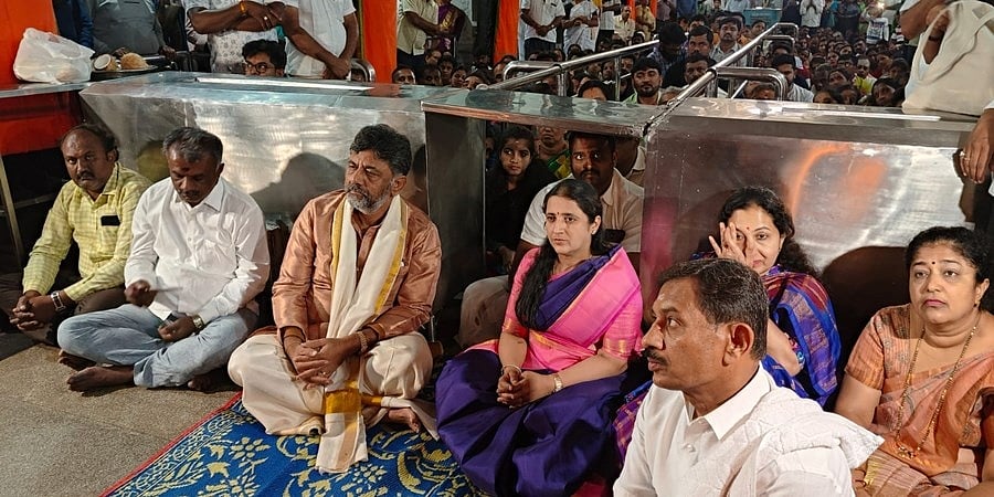 ಸಿದ್ದರಾಮಯ್ಯನವರು ಎಲ್ಲಿ ಬೇಕಾದ್ರೂ ಸ್ಪರ್ಧಿಸಿ ಗೆದ್ದುಬರುವಂತೆ ರಾಹುಲ್ ಗಾಂಧಿ ಹೇಳಿದ್ದಾರೆ: ಡಿ ಕೆ ಶಿವಕುಮಾರ್