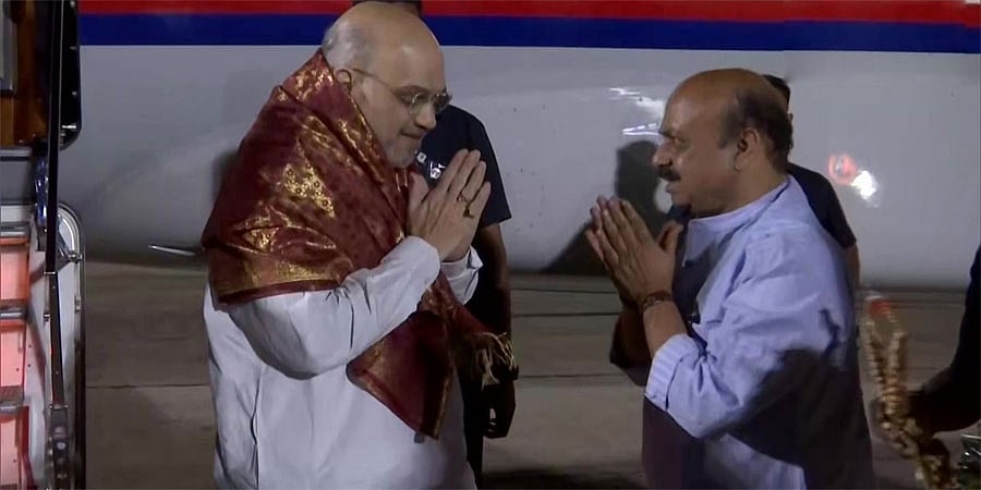 ಬೆಂಗಳೂರಿಗೆ ಆಗಮಿಸಿದ ಕೇಂದ್ರ ಗೃಹ ಸಚಿವ ಅಮಿತ್ ಶಾ, ಸಿಎಂ ಬೊಮ್ಮಾಯಿ ಸ್ವಾಗತ