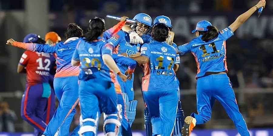 ಡಬ್ಲ್ಯೂಪಿಎಲ್ 2023: ಏಳು ವಿಕೆಟ್ ಗಳಿಂದ ಡೆಲ್ಲಿ ಕ್ಯಾಪಿಟಲ್ಸ್ ಮಣಿಸಿ ಚೊಚ್ಚಲ ಪ್ರಶಸ್ತಿ ಗೆದ್ದ ಮುಂಬೈ ಇಂಡಿಯನ್ಸ್!