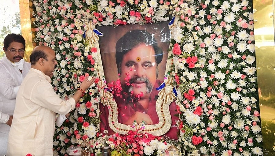 ಇಂದು ರೆಬೆಲ್ ಸ್ಟಾರ್ ಅಂಬರೀಶ್ ಸ್ಮಾರಕ ಲೋಕಾರ್ಪಣೆ: ರೇಸ್ ಕೋರ್ಸ್ ರಸ್ತೆಗೆ ಮಂಡ್ಯದ ಗಂಡಿನ ಹೆಸರು