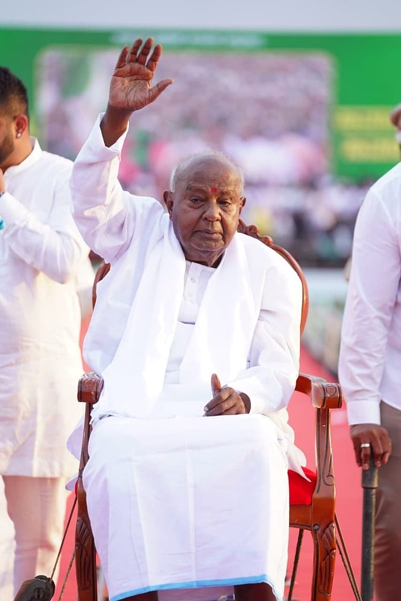 ನಾನು ಮುಖ್ಯಮಂತ್ರಿ, ಪ್ರಧಾನಮಂತ್ರಿ ಆಗಿದ್ದಾಗ ಬೆಂಗಳೂರು- ಮೈಸೂರು ಹೆದ್ದಾರಿ ಅಭಿವೃದ್ಧಿಗೆ ಏನು ತೀರ್ಮಾನ ಕೈಗೊಂಡಿದ್ದೇನೆ ಎಂಬುದು ಗೊತ್ತಿದೆ. ಅದರೆ, ನಾನು ಪ್ರಚಾರವನ್ನು ಪಡೆಯುವುದಿಲ್ಲ ಎಂದರು.