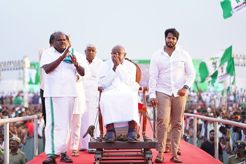 ಭಗವಂತನು ಈ ಕಾರ್ಯಕ್ರಮದಲ್ಲಿ ಒಮ್ಮೆಯಾದರೂ ಭಾಗಿಯಾಗುವಂತೆ ಮಾಡಪ್ಪಾ ಎಂದು ಬೇಡಿಕೊಂಡಿದ್ದೆನು. ನನ್ನ ಆಸೆಯನ್ನು ಕೇಳಿಕೊಂಡ ಭಗವಂತ ನನ್ನನ್ನು ನಿಮ್ಮಮುಂದೆ ನಿಲ್ಲಿಸಿದ್ದಾನೆ. ನಾನು ಭಗವಂತನ ಆಶೀರ್ವಾದದ ಭಾಗವಾಗಿದ್ದೇನೆ. ಆದರೆ, ನನ್ನ ಶಕ್ತಿ ನೀವು ಆಗಿದ್ದೀರಿ ಎಂದರು