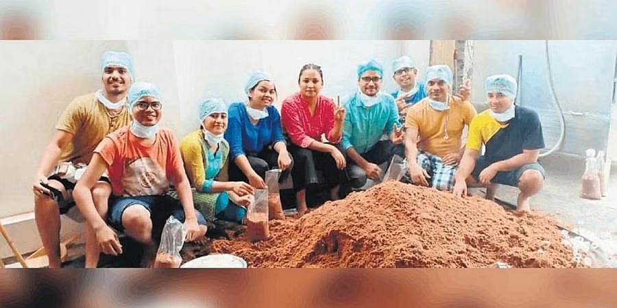 ಕಡಿಮೆ ಖರ್ಚಿನಲ್ಲಿ ಅಣಬೆ ಬೇಸಾಯ: ಗುಡ್ಡಗಾಡು ಜನರಿಗೆ ಕೃಷಿ ಹೇಳಿಕೊಟ್ಟು ಇತರರಿಗೆ ಮಾದರಿಯಾದ ಉತ್ತರಾಖಂಡ ಯುವತಿ!
