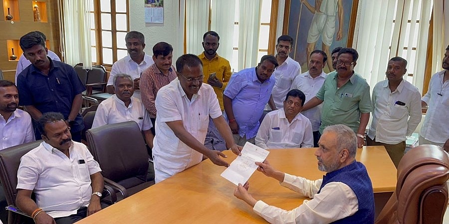ಗುಬ್ಬಿ ಕ್ಷೇತ್ರದ ಶಾಸಕ ಎಸ್ ಆರ್ ಶ್ರೀನಿವಾಸ್ ರಾಜೀನಾಮೆ: ಕಾಂಗ್ರೆಸ್ ಸೇರಲು ಸಜ್ಜು