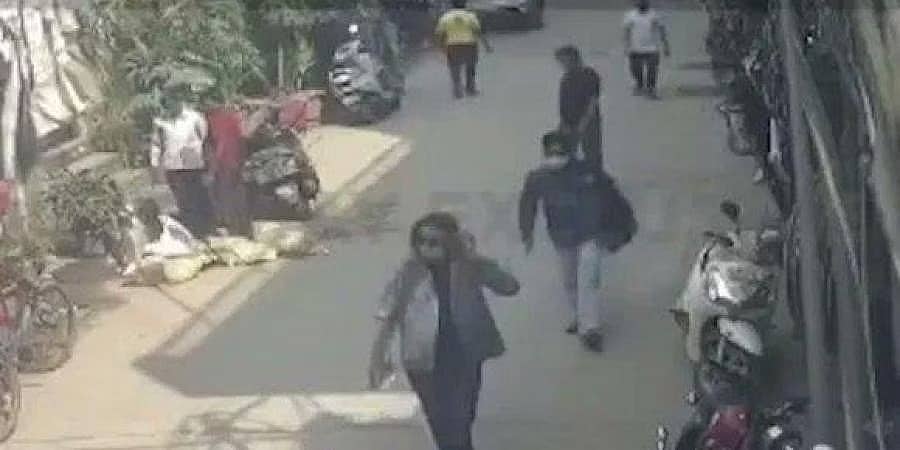 ಪೇಟವಿಲ್ಲದೆ ಮಾಸ್ಕ್ ಧರಿಸಿ ಅಮೃತ್ ಪಾಲ್ ಸಿಂಗ್ ದೆಹಲಿಯ ಮಾರ್ಕೆಟ್ ನಲ್ಲಿ ಓಡಾಟ; ಸಿಸಿಟಿವಿಯಲ್ಲಿ ಪತ್ತೆ!