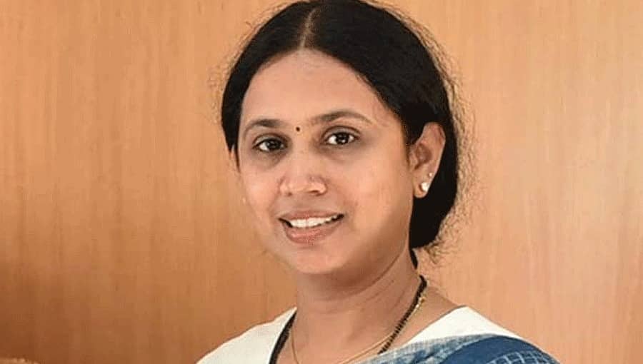 ಮತ್ತೊಮ್ಮೆ ಶಿವಾಜಿ ಪ್ರತಿಮೆ ಉದ್ಘಾಟಿಸಲು ಲಕ್ಷ್ಮೀ ಹೆಬ್ಬಾಳ್ಕರ್ ಮುಂದು: ಸಿಎಂ ಬೊಮ್ಮಾಯಿಗೆ ಆಹ್ವಾನ