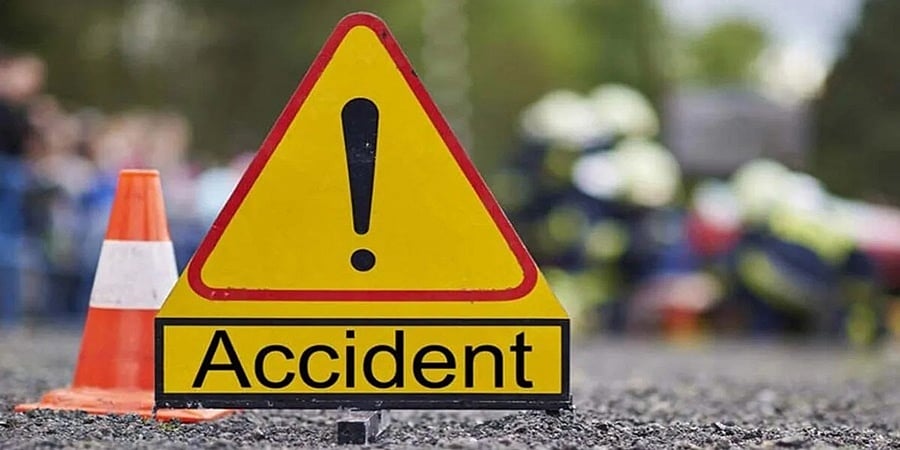 ಬೆಂಗಳೂರು: ಎಚ್ ಎಸ್ ಆರ್ ಲೇಔಟ್ ನಲ್ಲಿ ಮರಕ್ಕೆ ಕಾರು ಡಿಕ್ಕಿ, ಇಬ್ಬರ ಸಾವು