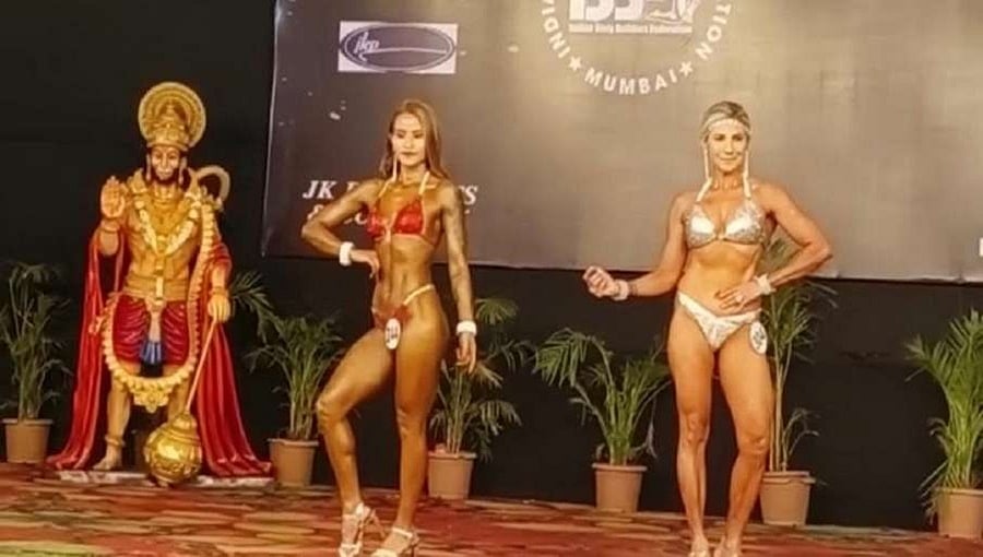 ಹನುಮಾನ್ ವಿಗ್ರಹ ಮುಂದೆ ಟು ಪೀಸ್ ನಲ್ಲಿ ಮಹಿಳಾ ಬಾಡಿ ಬಿಲ್ಡರ್ಗಳ ಪ್ರದರ್ಶನ; ವ್ಯಾಪಕ ಆಕ್ರೋಶ, ವಿಡಿಯೋ!