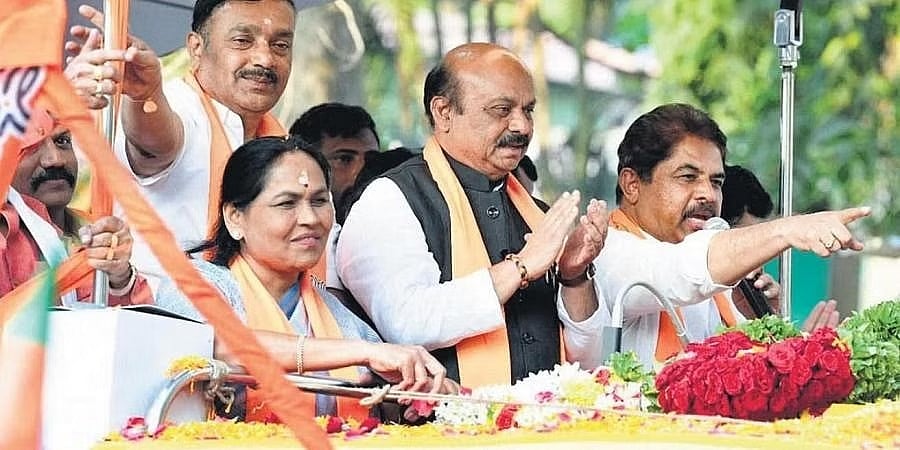 ಬೆಂಗಳೂರು ಉಸ್ತುವಾರಿಗಾಗಿ ಪೈಪೋಟಿ: ಸಾಮ್ರಾಟ್- ಸೋಮಣ್ಣ ಜಟಾಪಟಿ; ವಿಜಯ ಸಂಕಲ್ಪಯಾತ್ರೆ ಅರ್ಧಕ್ಕೆ ಮೊಟಕುಗೊಳಿಸಿದ ಅಶೋಕ್!