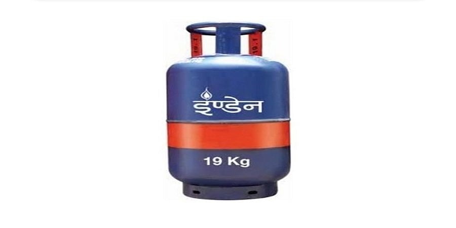 ತಿಂಗಳ ಮೊದಲ ದಿನದಲ್ಲೇ ಗುಡ್ ನ್ಯೂಸ್: ಕಮರ್ಷಿಯಲ್ LPG ಸಿಲಿಂಡರ್ ದರ ಬರೋಬ್ಬರೀ 200 ರು. ಇಳಿಕೆ!