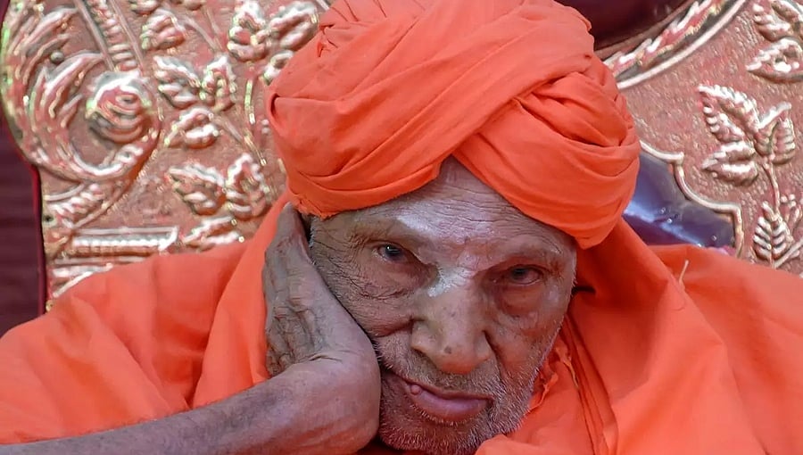 ನಡೆದಾಡುವ ದೇವರು ಶಿವಕುಮಾರ ಸ್ವಾಮೀಜಿ ಜನ್ಮದಿನೋತ್ಸವ: 116 ಮಕ್ಕಳಿಗೆ ಸ್ವಾಮೀಜಿ ಹೆಸರು ನಾಮಕರಣ