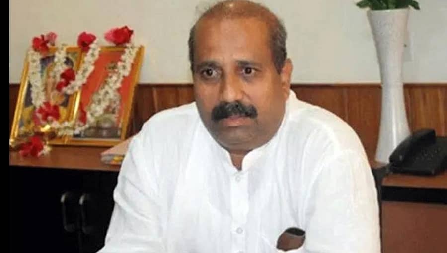 ನಂಗೆ ಟಿಕೆಟ್ ಇಲ್ಲ ಅನ್ನೋದನ್ನ ಟಿವಿಯಲ್ಲಿ ನೋಡ್ಬೇಕಾ? ಪಕ್ಷ ನಡೆಸಿಕೊಂಡ ರೀತಿ ನೋವು ತಂದಿದೆ, ಗಳಗಳನೆ ಅತ್ತ ರಘುಪತಿ ಭಟ್!