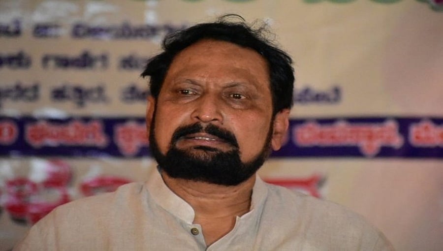 ಅಥಣಿ ಟಿಕೆಟ್ ಕುಮಟಳ್ಳಿ ತೆಕ್ಕೆಗೆ: ಬಿಜೆಪಿಯ 'ನೀಲಿ'ಗಣ್ಣಿನ 'ನಿಷ್ಠಾವಂತ' ಪುತ್ರನಿಗೆ ನಿರಾಸೆ; ಧರ್ಮಸ್ಥಳದ ಮಂಜುನಾಥನ ಸಾಕ್ಷಿಯಾಗಿ ಮಾತುಕೊಟ್ಟಿದ್ದ ನಾಯಕರು!