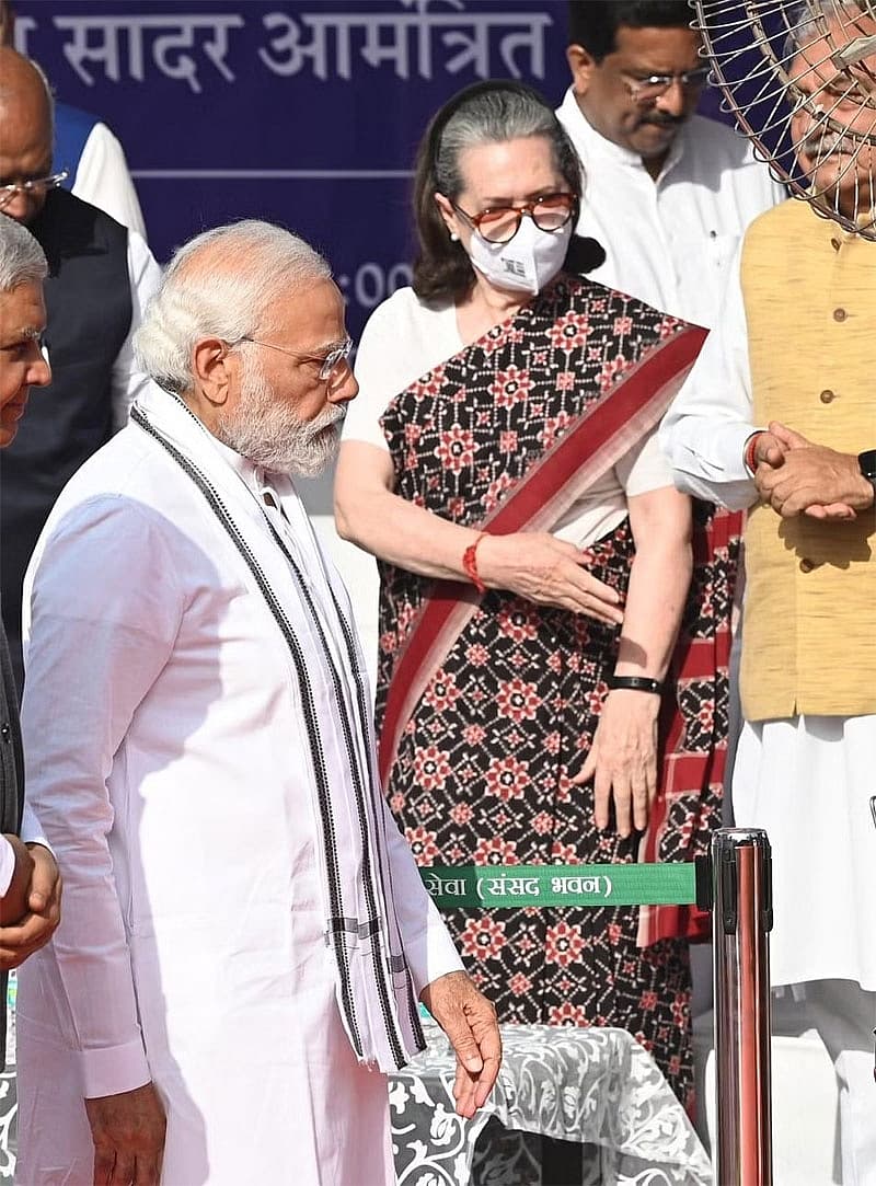 ಎಐಸಿಸಿ ಅಧ್ಯಕ್ಷ ಮಲ್ಲಿಕಾರ್ಜುನ ಖರ್ಗೆ, ಮಾಜಿ ರಾಷ್ಟ್ರಪತಿ ರಾಮನಾಥ್ ಕೋವಿಂದ್ ಮತ್ತು ಬಿಜೆಪಿ ಅಧ್ಯಕ್ಷ ಜೆಪಿ ನಡ್ಡಾ ಅವರು ಅಂಬೇಡ್ಕರ್ ಅವರ 133 ನೇ ಜನ್ಮ ದಿನಾಚರಣೆಯಲ್ಲಿ ಪಾಲ್ಗೊಂಡರು.