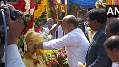 ವಿಧಾನಸೌಧ ಆವರಣದಲ್ಲಿ ಅಂಬೇಡ್ಕರ್ ಜಯಂತಿ: ಜಯ್ ಭೀಮ್ ಎಂದು ಘೋಷಣೆ ಕೂಗಿ ಪುಷ್ಪನಮನ ಸಲ್ಲಿಸಿದ ಸಿಎಂ ಬೊಮ್ಮಾಯಿ