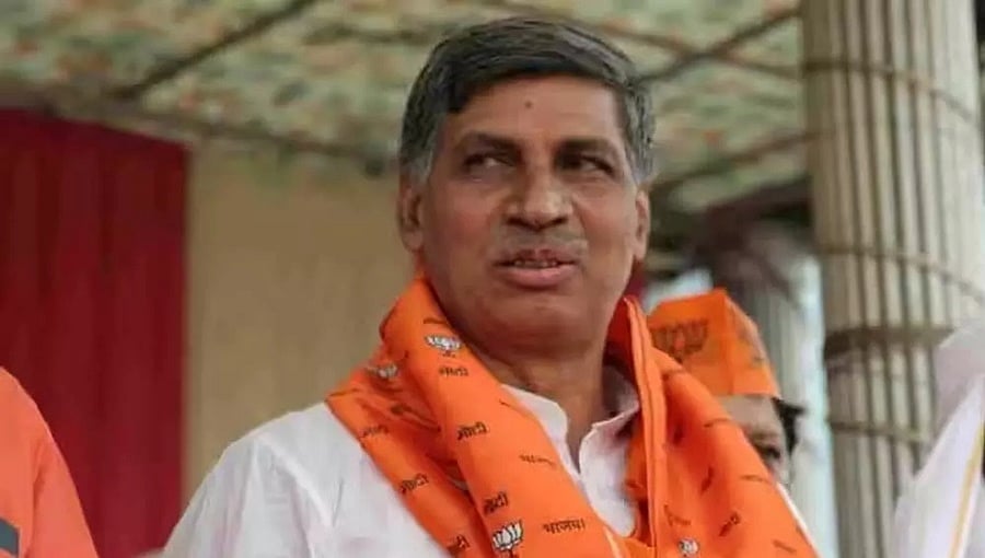ದೆಹಲಿ: ಕಚೇರಿಗೆ ನುಗ್ಗಿ ಬಿಜೆಪಿ ನಾಯಕನ ಗುಂಡಿಕ್ಕಿ ಬರ್ಬರ ಹತ್ಯೆ!