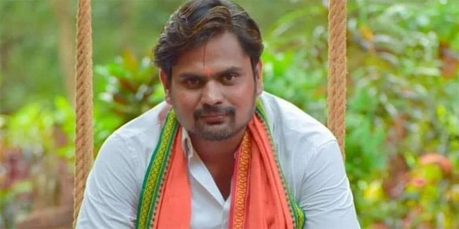 ಧಾರವಾಡ: ಬಿಜೆಪಿ ಜಿಲ್ಲಾ ಯುವ ಮೋರ್ಚಾ ಉಪಾಧ್ಯಕ್ಷ ಪ್ರವೀಣ್ ಕಮ್ಮಾರ್ ಬರ್ಬರ ಹತ್ಯೆ