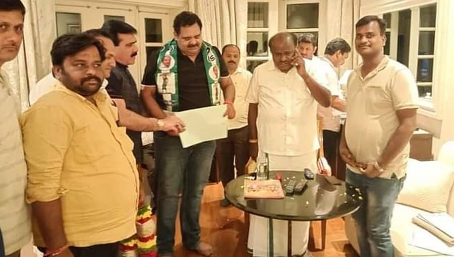 ಬಳ್ಳಾರಿಯ ಜೆಡಿಎಸ್ ಅಭ್ಯರ್ಥಿ ದಿಢೀರ್ ಬದಲು; ಪಕ್ಷಕ್ಕೆ ಸೇರ್ಪಡೆಗೊಂಡ ಅನಿಲ್ ಲಾಡ್'ಗೆ ಟಿಕೆಟ್!