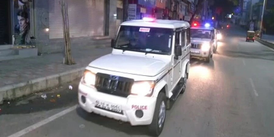 ಬೆಂಗಳೂರು: ರೌಡಿ ಶೀಟರ್‌ಗಳ ನಿವಾಸದ ಮೇಲೆ ದಾಳಿ ಮುಂದುವರಿಕೆ