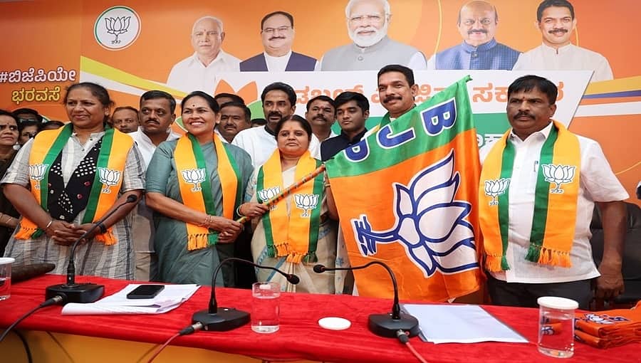 ಕಾಂಗ್ರೆಸ್ ತೊರೆದು ಬಿಜೆಪಿ ಸೇರಿದ ಮಾಜಿ ಡಿಸಿಎಂ ದಿವಂಗತ ಎಂ.ಪಿ.ಪ್ರಕಾಶ್ ಪುತ್ರಿ