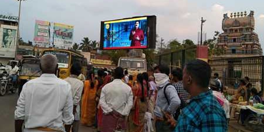 ಬಳ್ಳಾರಿ ನಗರಕ್ಕೆ 'ನೋ ಎಂಟ್ರಿ': ಪತ್ನಿ ಅರುಣಾ ಲಕ್ಷ್ಮಿ ಪರ ಜನಾರ್ದನ ರೆಡ್ಡಿ ಡಿಜಿಟಲ್ ಪ್ರಚಾರ