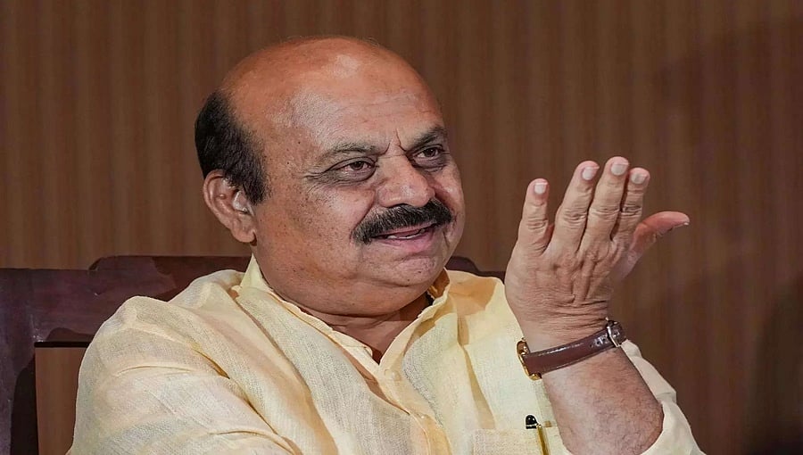 ಮೈತ್ರಿಗೆ ಬಂದಿದ್ದ ದೂತರ ಹೆಸರನ್ನು ದೇವೇಗೌಡರು ಬಹಿರಂಗಪಡಿಸಲಿ: ಬಸವರಾಜ ಬೊಮ್ಮಾಯಿ ಸವಾಲು