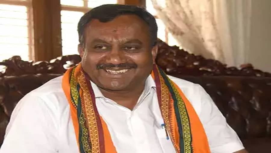 ಸಾರ್ವಜನಿಕರನ್ನು ದಾರಿ ತಪ್ಪಿಸುವ ಉದ್ದೇಶದಿಂದ ಅಭ್ಯರ್ಥಿಗಳ ನಕಲಿ ಪಟ್ಟಿ ರಿಲೀಸ್: ಕಾಂಗ್ರೆಸ್ ವಿರುದ್ಧ ಬಿಜೆಪಿ ದೂರು ದಾಖಲು