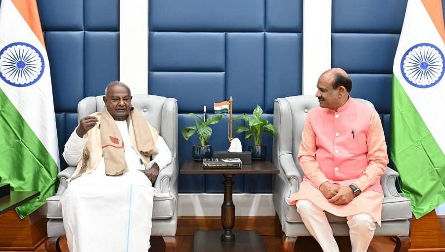 ಲೋಕಸಭಾ ಸ್ಪೀಕರ್ ಓಂ ಬಿರ್ಲಾ ಭೇಟಿ ಮಾಡಿದ ಮಾಜಿ ಪ್ರಧಾನಿ ಹೆಚ್.ಡಿ.ದೇವೇಗೌಡ